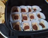 Foto langkah ke 3 dari resep Chocolate Bear Biscuits.