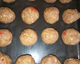 A picture of step 2 of Meat ball sauce.