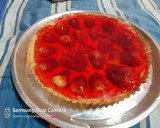 Foto del paso 5 de la receta: Tarta de frutilla con crema y gelatina♡