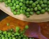 मटर कैप्सिकम करी विथ मक्का पूरी (Green Peas Capsicum Curry with Makka Poori) रेसिपी चरण 7 फोटो