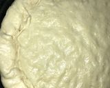Foto del paso 3 de la receta: Pizza con borde relleno de mozzarella😋