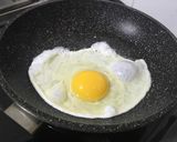Foto langkah ke 4 dari resep #28 - Nasi telor ceplok kecap asin khas Pontianak.