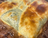 Foto del paso 5 de la receta: Hojaldre de espinacas con cebolla caramelizada, manzana y queso de cabra