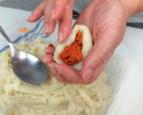 Foto del paso 3 de la receta: Bombas de Patata a la Brava
