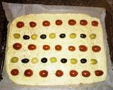 Foto del paso 7 de la receta Focaccia de Tomates Cherry, Aceitunas y Hierbas Provenzales