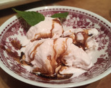 Foto del paso 5 de la receta: Helado casero cremoso de limón y fresas (sin nata, con heladera)