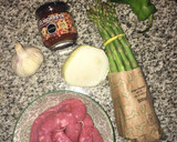 Foto del paso 1 de la receta: Arroz con salchichas y espárragos trigueros