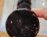 Foto del paso 7 de la receta: Galletitas de sésamo con baño de chocolate 85 % cacao y sal del Mediterráneo en escamas