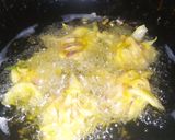 A picture of step 3 of Onion Pakoda.