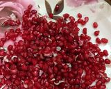 A picture of step 1 of Fresh Pomegranate juice (drink)🌺🥤🥤.