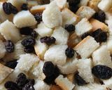 Foto langkah ke 1 dari resep Bread Pudding.