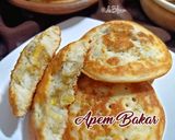 Foto langkah ke 8 dari resep 1006. Apem Bakar Walik Isi Pisang.
