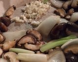 Foto langkah ke 2 dari resep Sup Misoa Shiitake 🍲.