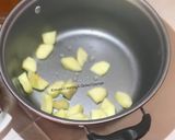 A picture of step 3 of Apple peel tea.