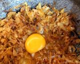 A picture of step 4 of Cabbage with egg.