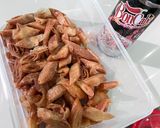 Foto langkah ke 5 dari resep Keripik Kulit Lumpia Pedas Boncabe.