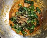 A picture of step 4 of Bhindi do pyaza.