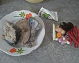 Foto langkah ke 1 dari resep Tuna Masak Santan Bumbu Pindang.