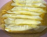Foto langkah ke 3 dari resep Banana Roll Cheese.