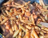 Sült, paradicsomos, virslis, penne recept fázis 5 fotója