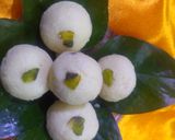 A picture of step 5 of Paneer/Chhena laddu.