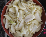 Foto del paso 3 de la receta: Cebolla caramelizada (sin azúcar)