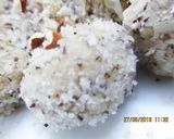 A picture of step 2 of Coconut laddu.