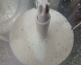 Foto langkah ke 3 dari resep Homemade Strawberry Soy Milk.