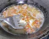 Foto langkah ke 4 dari resep Seblak Kuah (cipuk, siomay kering & mie).