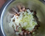 पत्तागोभी मूंगफली अंकुरित चना सलाद (Pattagobhi moongfali ankurit chana salad recipe in hindi) रेसिपी चरण 2 फोटो