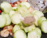 Foto langkah ke 2 dari resep Tumis Oyong Toge.