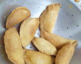 A picture of step 7 of Gujiya.
