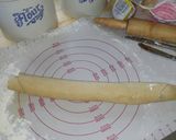 A picture of step 6 of Cinnamon Roll Apple Pie.