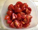 Foto del paso 1 de la receta: Crema de tomates con queso azul