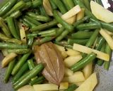 বিন্স আলু সর্ষে পোস্ত(beans alu sorshe posto recipe in Bengali) রেসিপি ধাপ - 2 ছবি