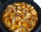 Foto del paso 5 de la receta: Pollo y conejo en salsa