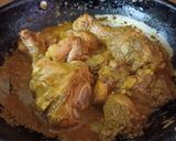 A picture of step 3 of Kolhapuri special chicken masala.