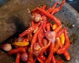 Foto langkah ke 2 dari resep Sambal terasi matang.