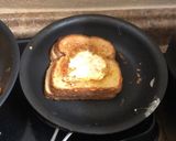 Foto del paso 5 de la receta: Huevo con pan 🍞🍳