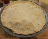 Sajtos szélű pizzatészta recept fázis 2 fotója