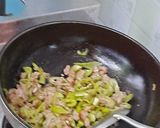 รูปขั้นตอนการทำที่ 3 ของ หมูสับผัดพริกหยวก