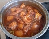 Foto langkah ke 5 dari resep Semur Ayam Saus Tomat.