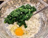 Foto del paso 5 de la receta: Pastel salado con espinacas, ricotta y huevos