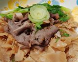 Hình bước làm 3 của món Bánh đa đỏ xào tim cật