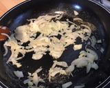 Une image de l'étape 3 de Trevisana aux tomates séchées mozzarella ail et oignon façon bruschetta.
