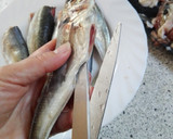 Foto del paso 1 de la receta: Xureliños o txitxarros aromatizados al horno