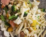 Foto del paso 6 de la receta: Fideos Saltados con Salmón