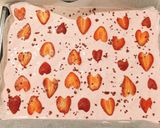 Hűsítő szeretet - epres, málnás joghurt bark recept fázis 4 fotója