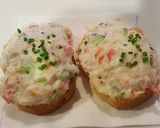 Foto del paso 1 de la receta Tostadas de cebollino y gambas