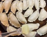 Foto del paso 2 de la receta: Sambusek (empañada árabe de queso)